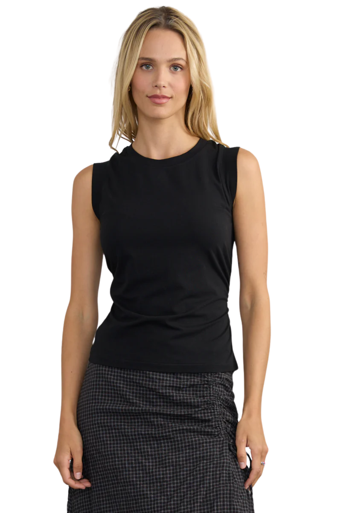 Margaret-o’leary-freja-muscle-tee-white-black