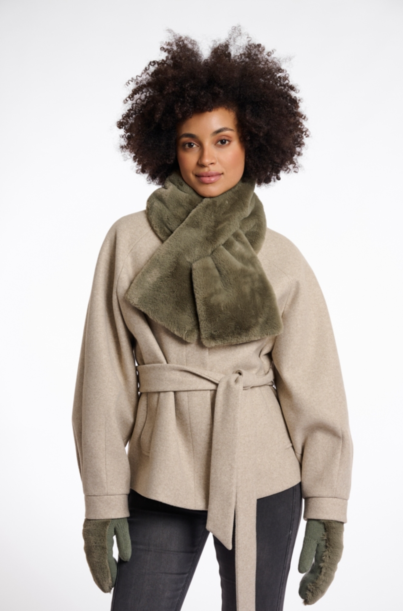 Stip faux fur scarf