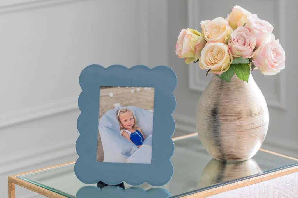 Scalloped Lacquer Photo Frame